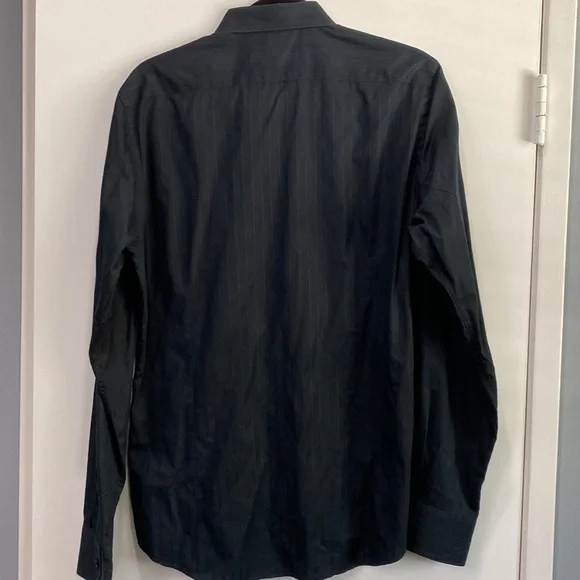 Kenneth Cole Made In Italy Black Dress Shirt. Large - Picture 4 of 7